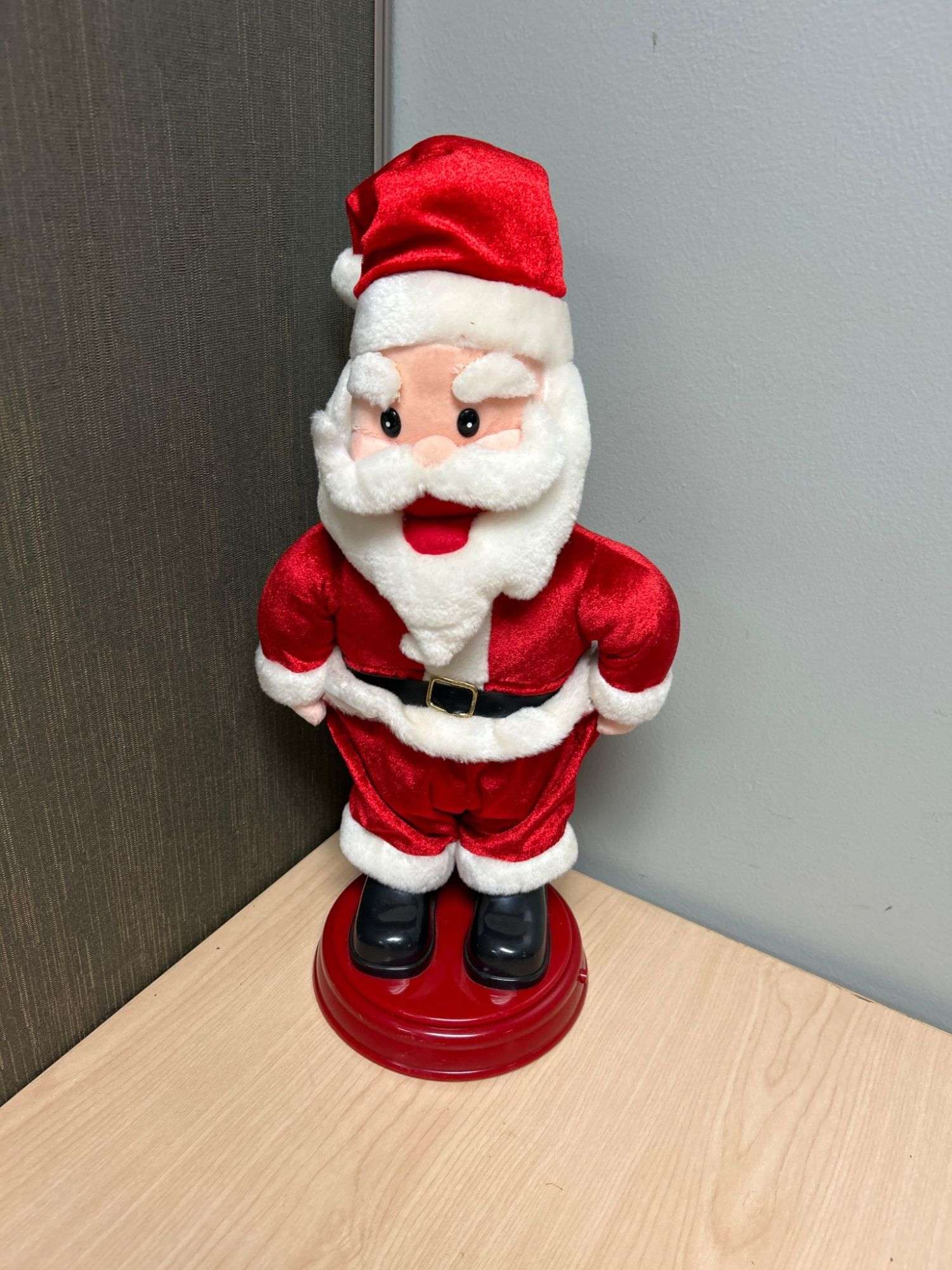 Gemmy Industries Santa Figure with Musical Function, Model PA-5207