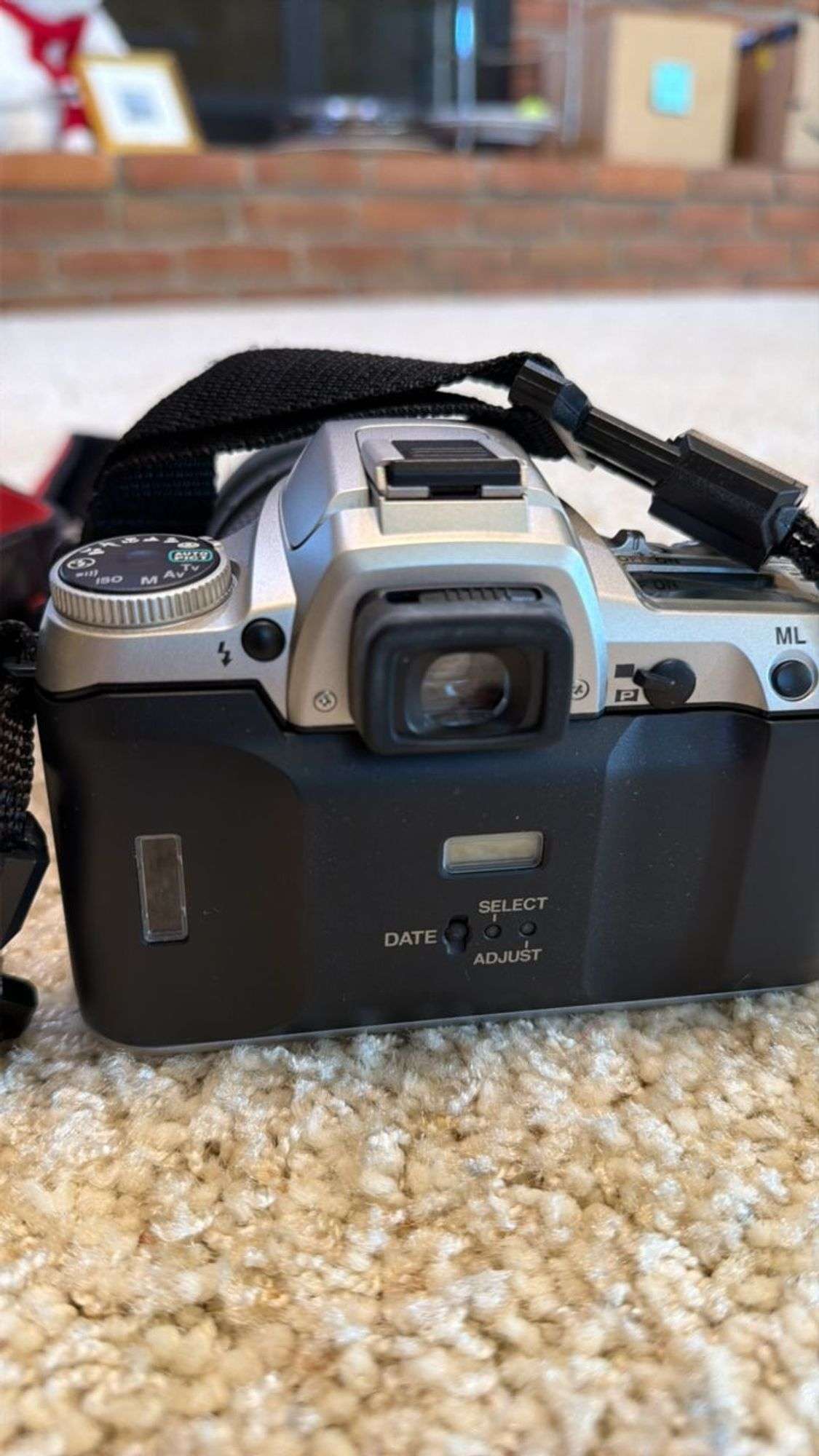 Pentax ZX-7 Camera with Accessories and Carrying Bag - Auction Ohio