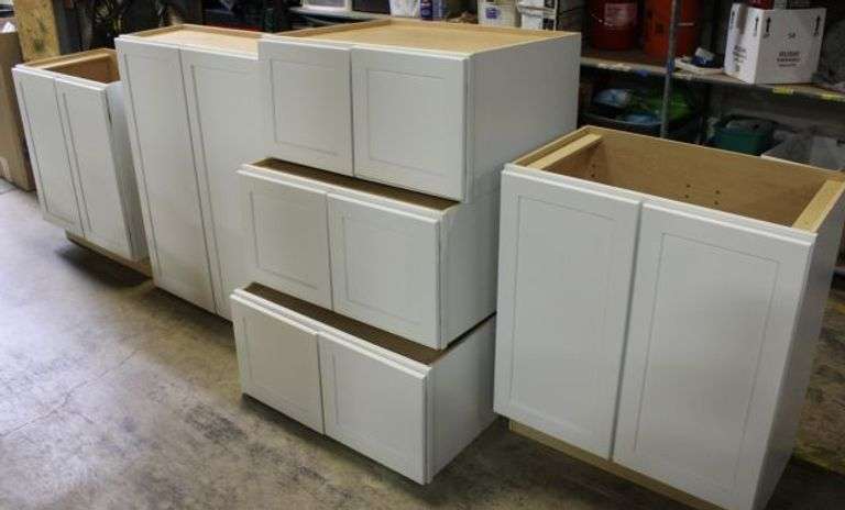 Merillat Classic Collection White Kitchen Cabinet Set, 6 Pieces