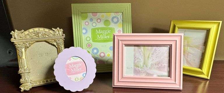 5 NEW Assorted Picture Frames in Various Colors and Designs - Auction Ohio