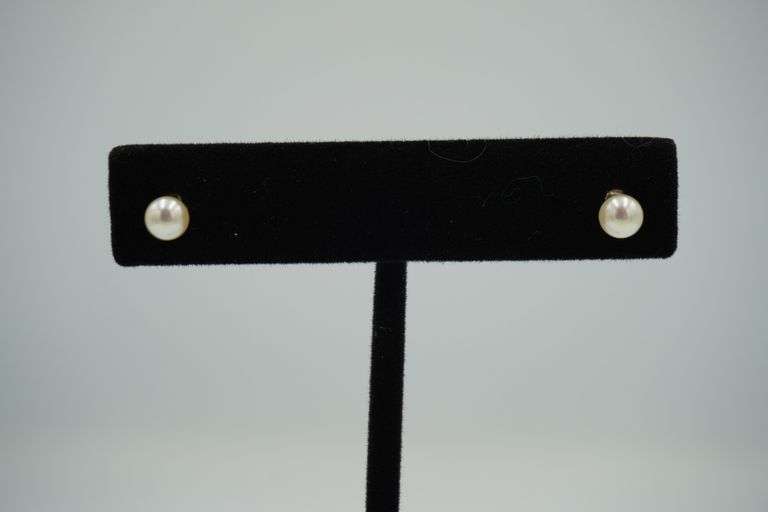 Classic Pearl Stud Earrings