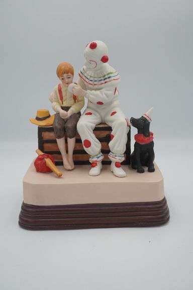 Norman Rockwell “The Runaway” Musical Figurine + SCAASIS Lighthouse Sculpture – Charming Americana D