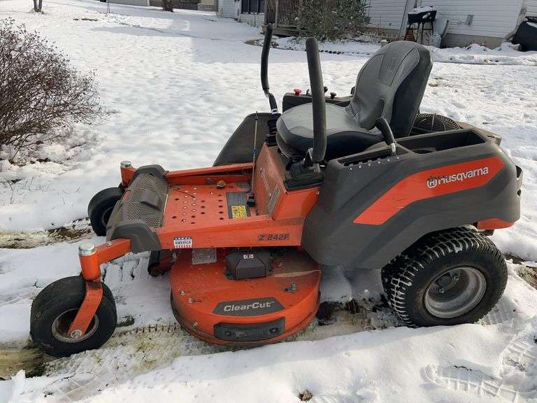 Husqvarna Z242F Zero Turn Mower