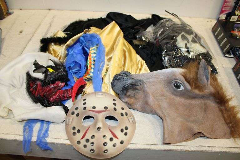 Costumes & Masks - Auction Ohio