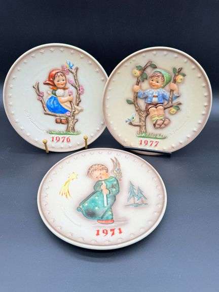 3 Vintage Hummel Annual Collector Plates from 1971, 1976, and 1977