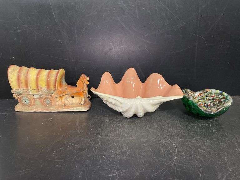 Collectible glass and ceramic items