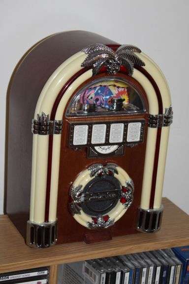 Juke Box Radio, CDs & Rack - Auction Ohio