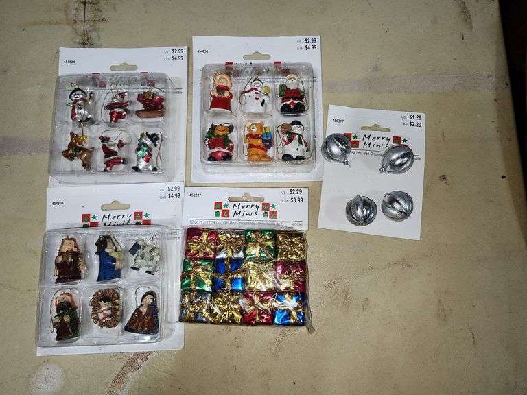 Assorted Miniature Christmas Ornaments - Auction Ohio