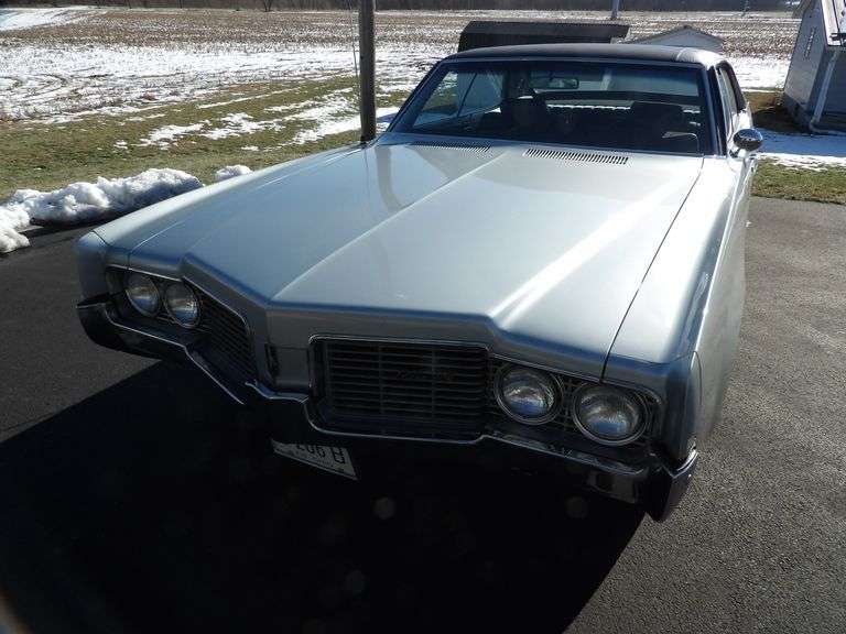 1969 Oldsmobile Delta 88 Custom Holiday Sedan Auction Ohio