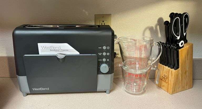 Toaster, Knife Block & More - Auction Ohio