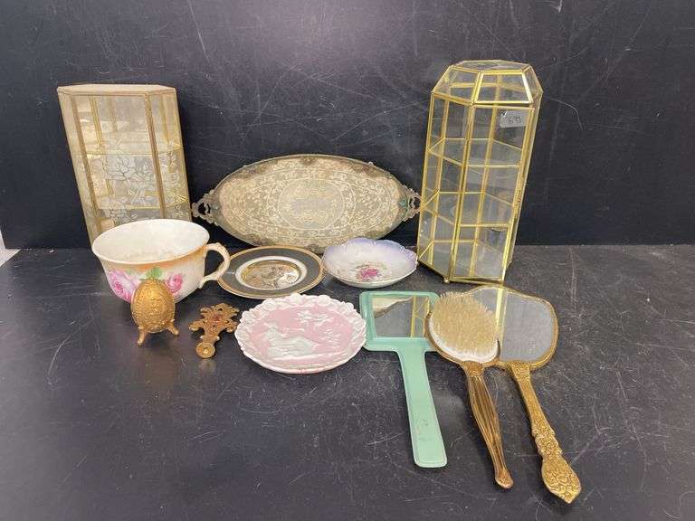 Dresser top items