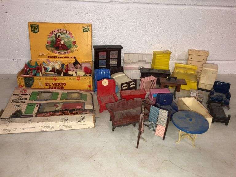 Doll House Accessories