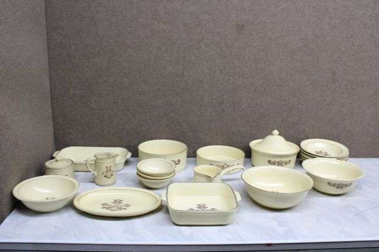 Pfaltzgraff Dish Set Auction Ohio