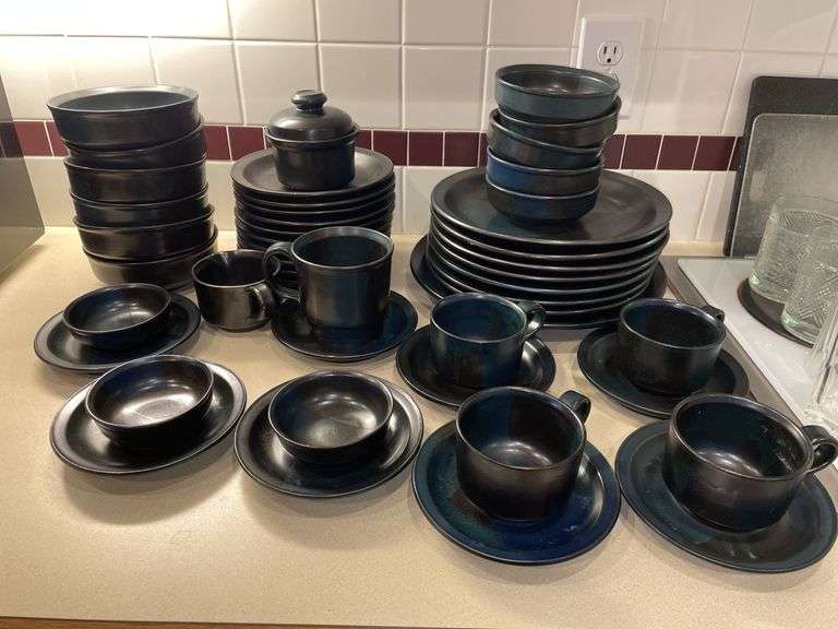 Iron mountain stoneware dish set