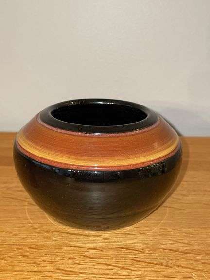 Marti pottery vessel