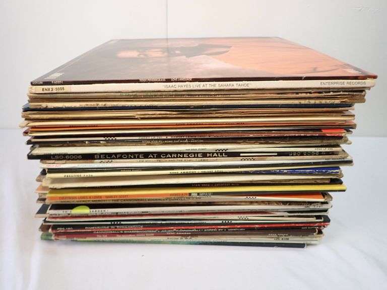 Lot of (50) Vintage 33 RPM vinyl records in good condition