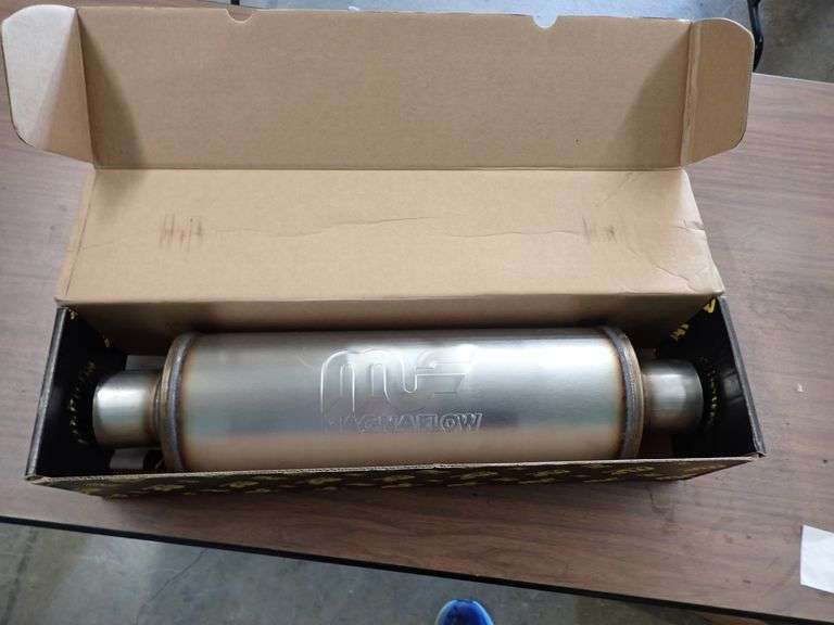 NEW IN BOX MagnaFlow 6in. Round Straight-Through Performance Exhaust Muffler 12649