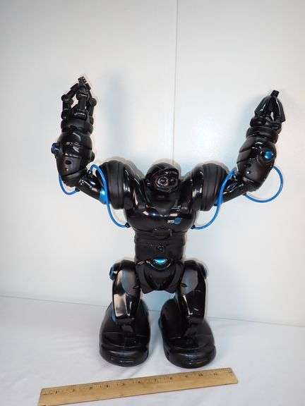 TESTED WowWee Robosapien Heroic Humanoid Robot PHONE APP Controlled Battery Operated WATCH VIDEO!!