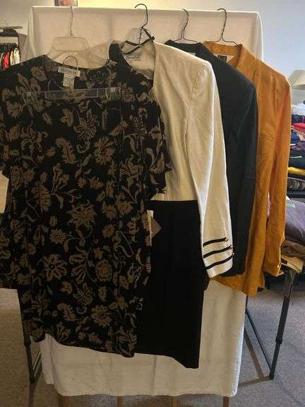 Ladies' Dress Outfits Size 16-18-XL