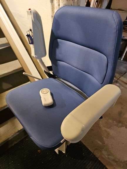 Stannah Stairlift w/ 2 Remotes WORKS GREAT!
