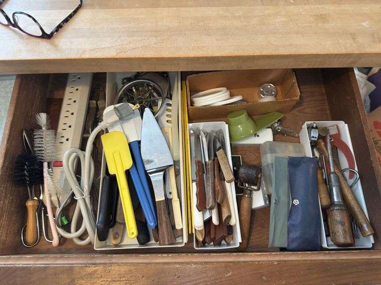 Contents of Drawer & Cabinet