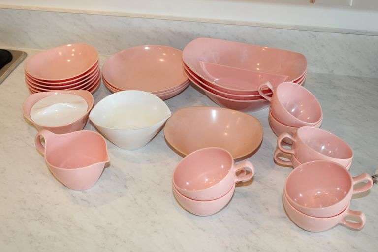 Vintage Dish Set - Auction Ohio