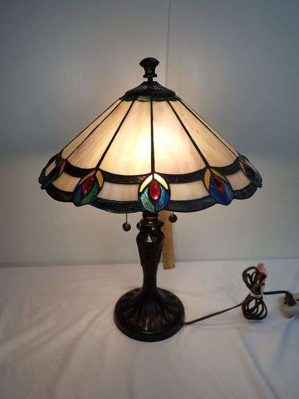 Tested - Tiffany Style Table Lamp - Dual bulbs and multi-color Stained Glass shade.