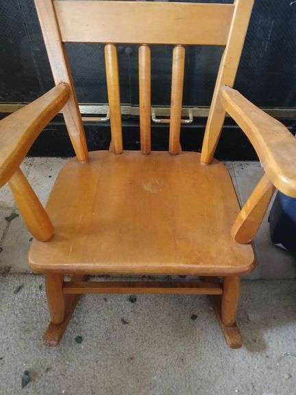 Rocking Chair - Auction Ohio