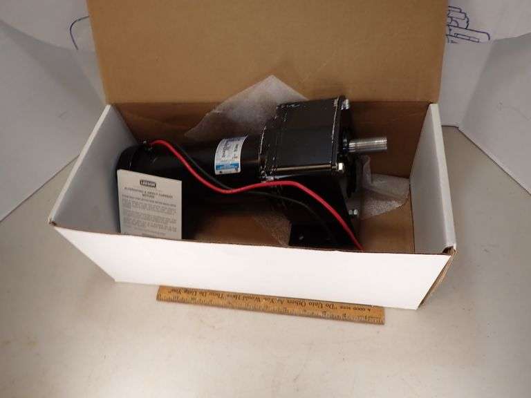 Leeson M1135341.00 DC 1/4hp Motor 5:1 Gear 40lb torque - Untested