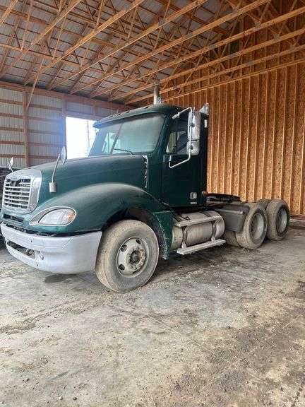 2003 Day Cab Freightliner (Zanesville)