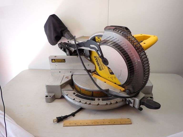 Tested - Dewalt DW715 12" Compound Miter Saw w/dust bag
