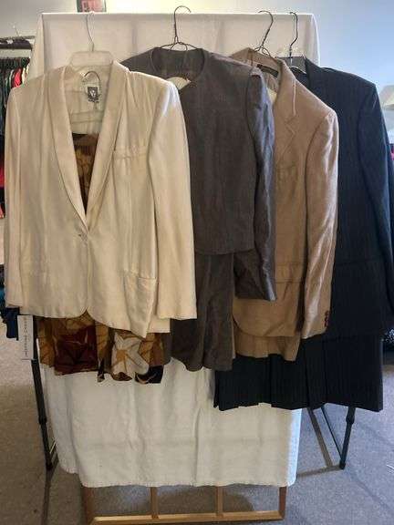 Ladies' Dress & Business Suits Size 10