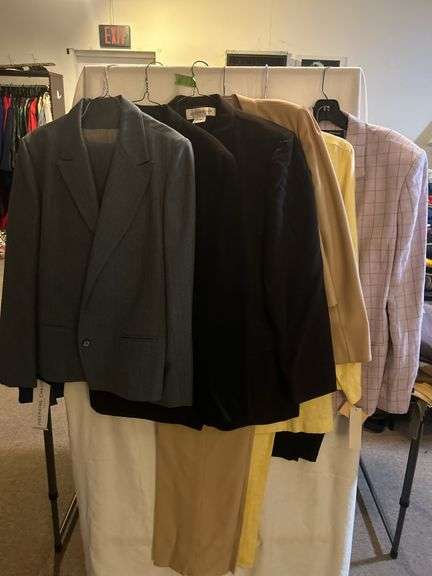 Ladies' Dress & Business Suits Size 16-18
