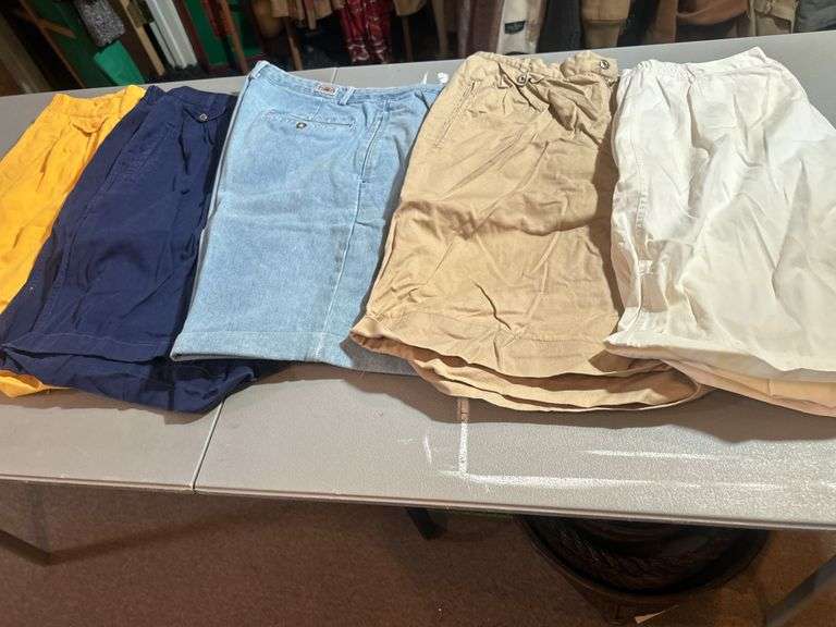 Ladies' Shorts Size 14