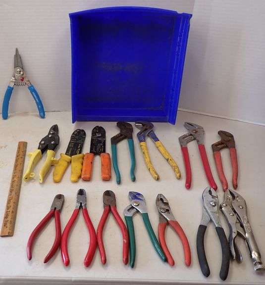 HAND TOOLS LOT - VISE GRIPS - ADJUSTABLE PLYERS - WIRE CUTTERS - TIN SNIPS - CHANNELLOCKS