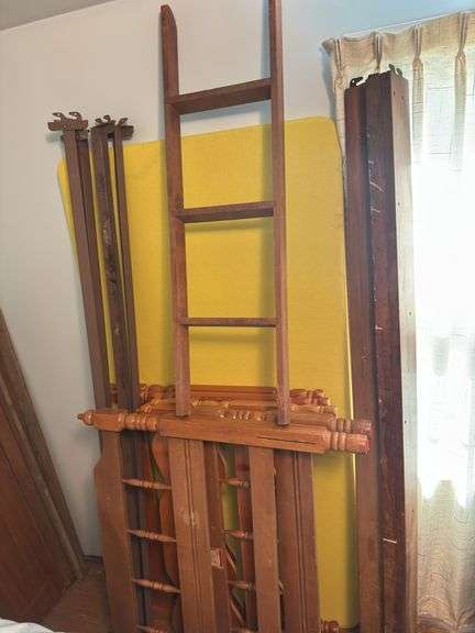 Twin Bed & Twin Bunk Beds