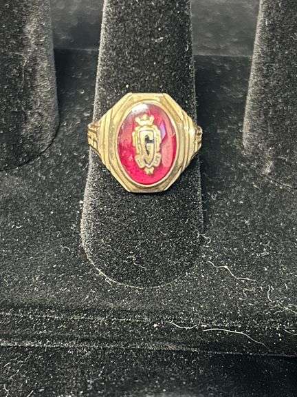 10k gold class ring - approx 6.9 grams