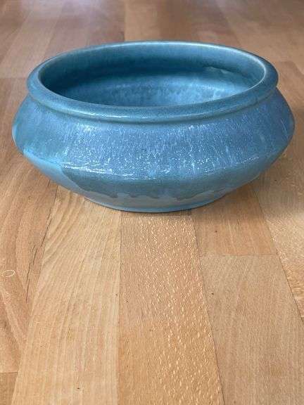 Roseville Carnelian Matte Bowl – #152 – 5" – Blue Stamp