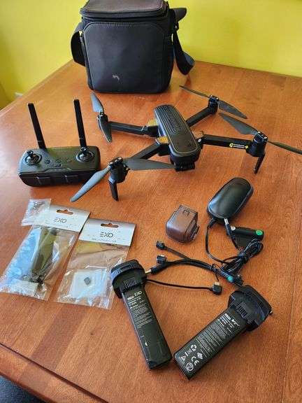 HUBSAN EXO BLACKHAWK 4K CAMERA DRONE W/REMOTE, 2 BATTERIES, CHARGE CABLE, CORDS & ACCESSORIES