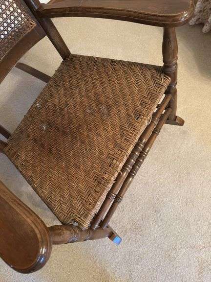 Rattan rocker - Auction Ohio