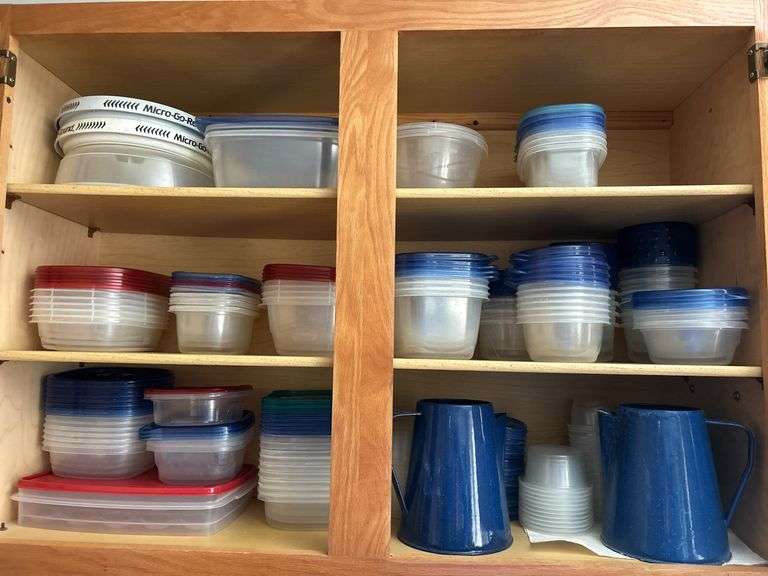 Enamel Pitchers & Tupperware