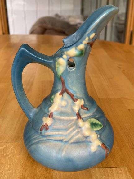 Roseville Snowberry Ewer – #ITK-6 –