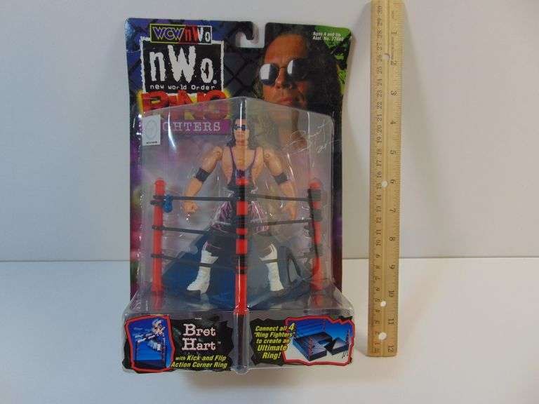 New 1999 WCW New World Order Ring Fighters Bret Hart Action Figure