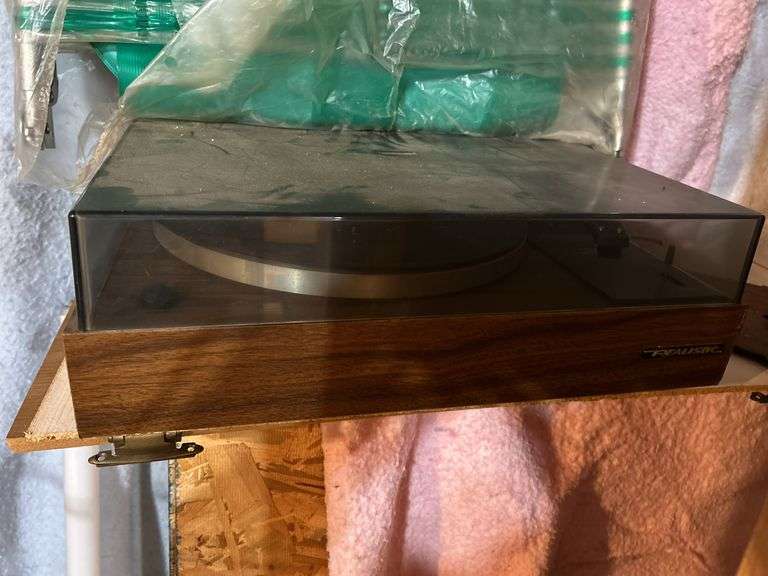 Job lot-small oil lamps, Christmas lights hoover floor scrubber, monitors, speakers, turn table, cha