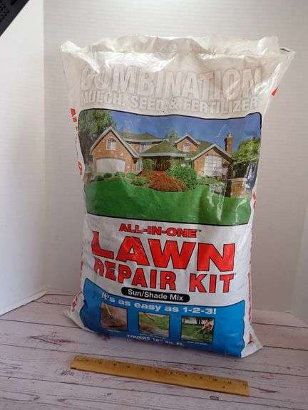 Sealed Bag - All In One Lawn Repair Kit Mulch/Seed/Fertilizer - Covers 100sq ft. - 5lbs