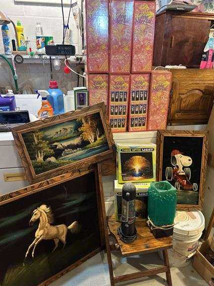 Fiber Star Lights (8), UFO Fiber Optic Lights (3) & Black Velvet Art