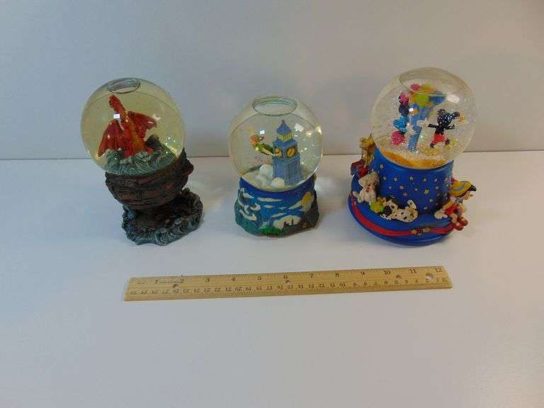 Lot of (3) Snow Globes