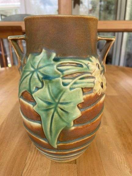 Roseville Luffa Vase – #685-7