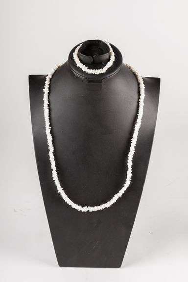 Vintage White Coral Necklace and Bracelet Set
