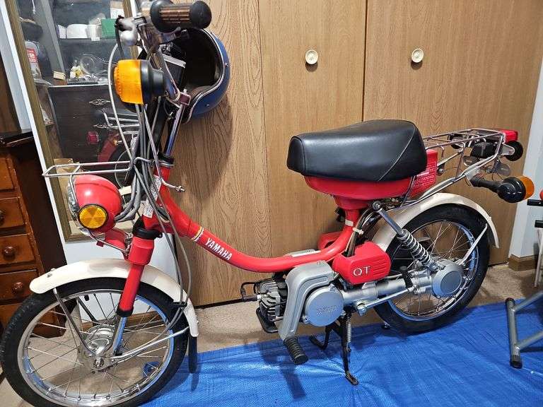 Yamaha QT '85 & Helmet